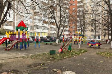2-к квартира, 50 м², 4/10 эт.