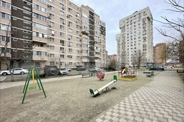 1-к квартира, 42 м², 1/10 эт.