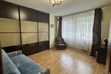 1-к квартира, 42,4 м², 1/9 эт.