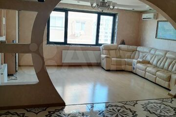 3-к квартира, 100 м², 7/8 эт.