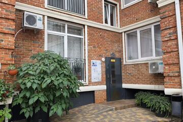 2-к квартира, 51 м², 1/3 эт.